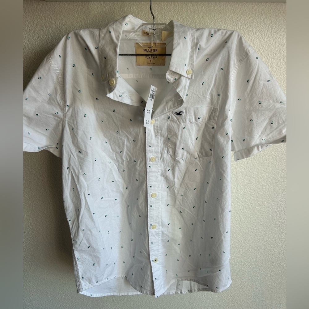 NWT Hollister men short sleeve shirt size small
